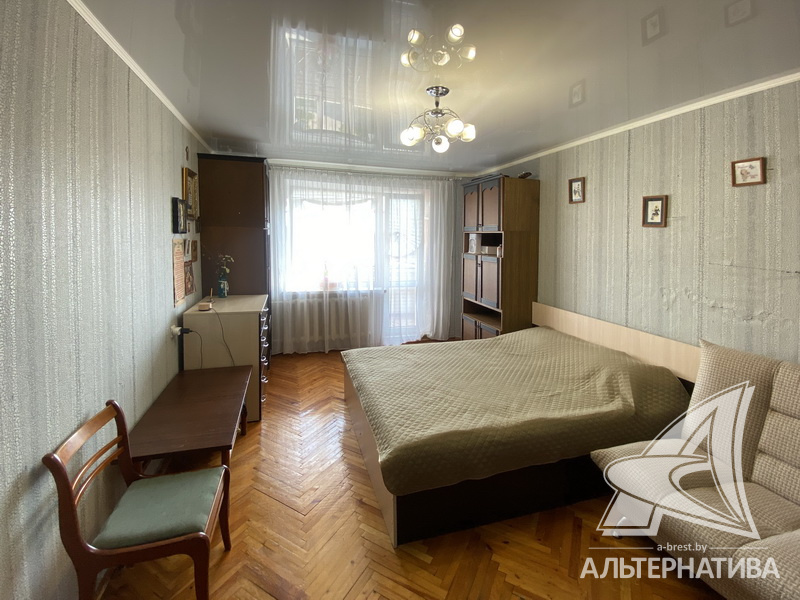 Квартира 68.8кв.м., комнат 3, Каменецкий р-н (1990)