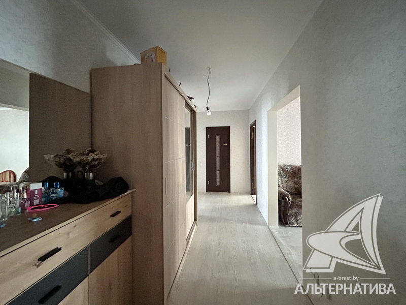  80.6кв.м., комнат 3, г. Брест (Лт. РЯБЦЕВА)