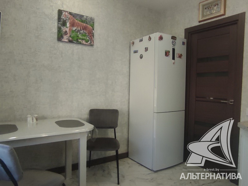  56кв.м., комнат 2, Кобринский р-н