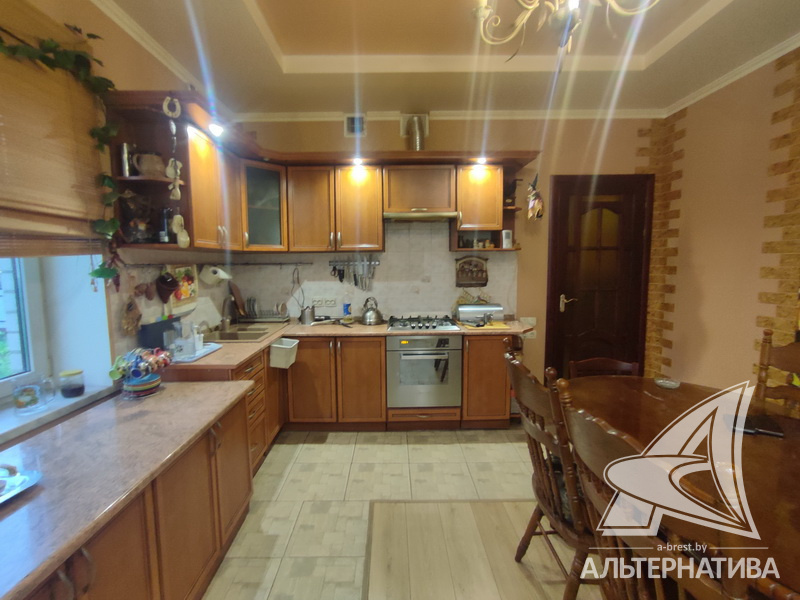  265.3кв.м. (участок 13.32 сот.), Кобринский р-н
