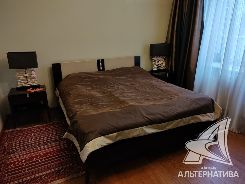  172.5кв.м. (участок 10.88 сот.), г. Брест (ЗАДВОРЦЫ)