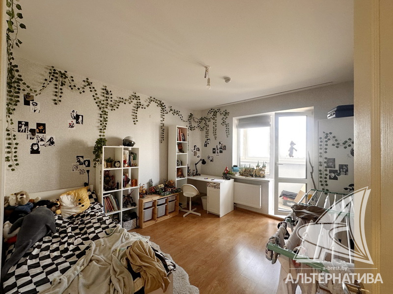  77кв.м., комнат 3, г. Брест (ВУЛЬКА)