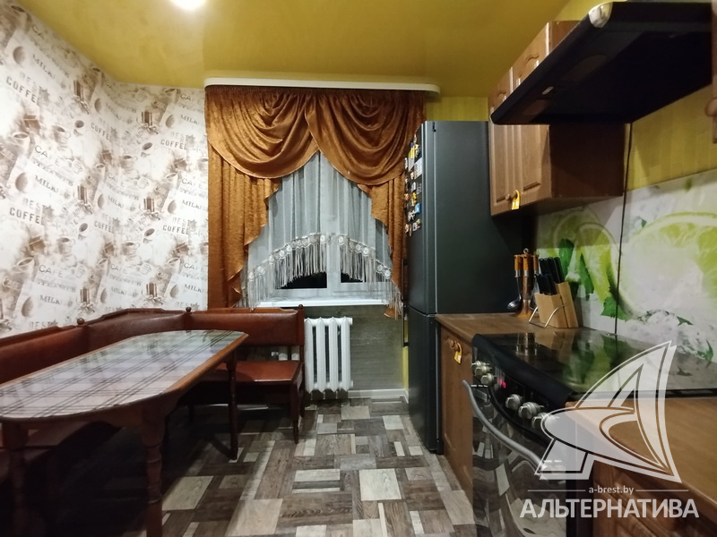 68.3кв.м., комнат 3, Кобринский р-н