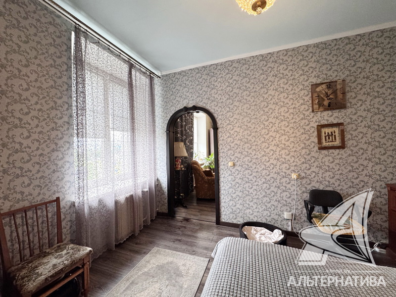  93.9кв.м., комнат 3, г. Брест (БРЕСТСКИХ ДИВИЗИЙ)