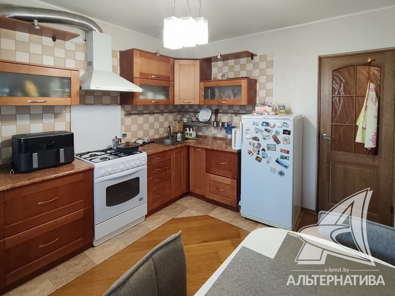  73.6кв.м., комнат 3, г. Брест (КИЕВКА)