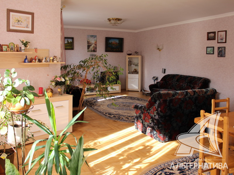  219.3кв.м. (участок 10.12 сот.), г. Брест (ВЕРЕСКОВЫЕ)