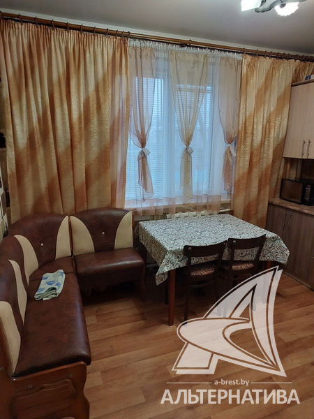  102.5кв.м., комнат 4, Брестский р-н