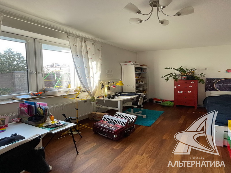  102кв.м., комнат 3, г. Брест (ВЕРЕСКОВЫЕ)