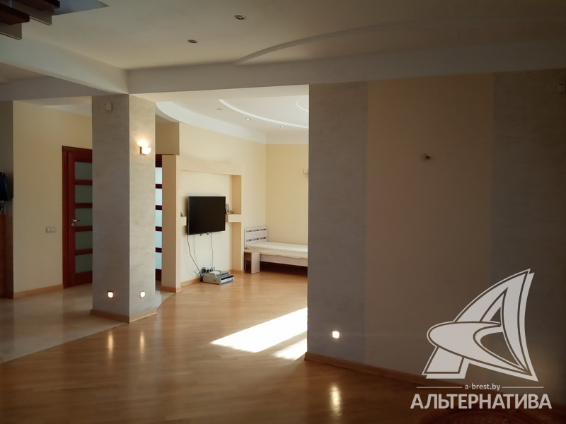  257.6кв.м. (участок 15 сот.), г. Брест (КРАСНЫЙ ДВОР)