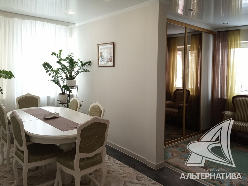  323.5кв.м. (участок 13.74 сот.), г. Брест (Лт. РЯБЦЕВА)