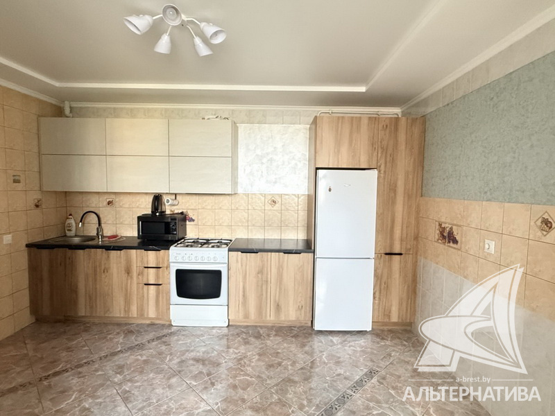  85.5кв.м., комнат 3, г. Брест (БЕРЕЗОВКА)