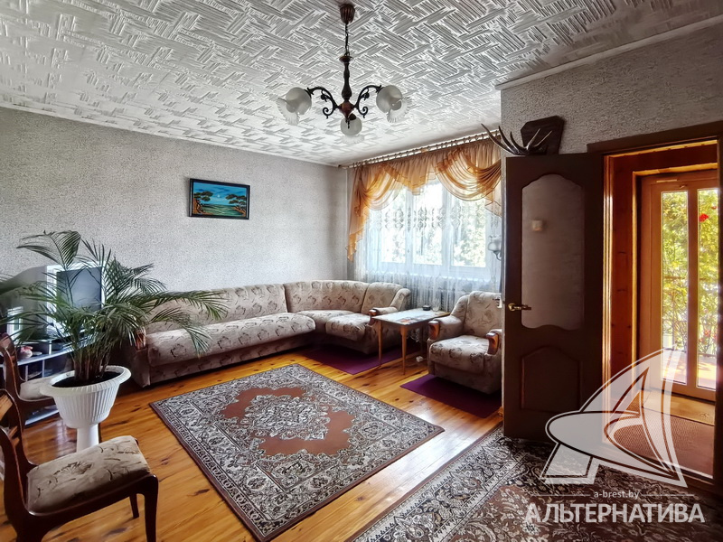  286.7кв.м. (участок 10.96 сот.), Кобринский р-н