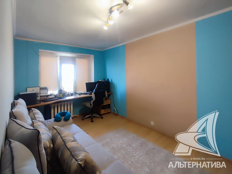  57.2кв.м., комнат 3, Кобринский р-н