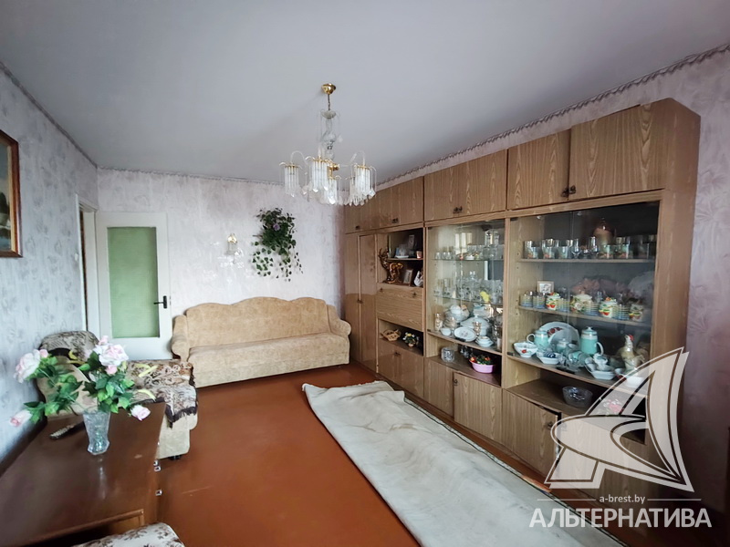  80.7кв.м., комнат 4, Кобринский р-н