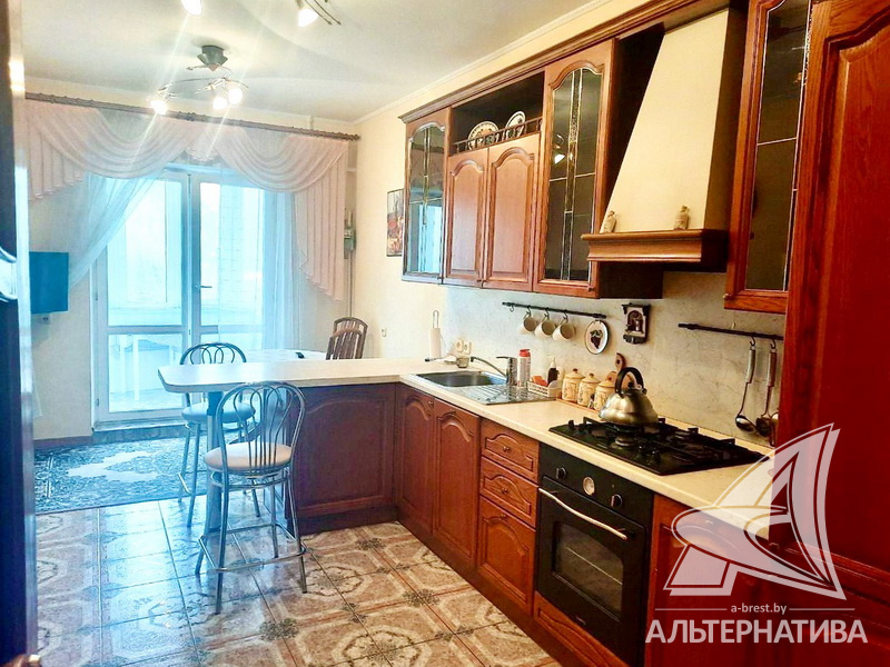  98.3кв.м., комнат 3, г. Брест (ЦЕНТР)