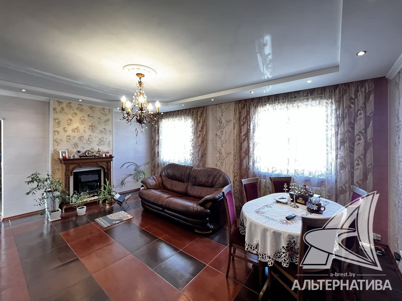 191.1кв.м. (участок 9.96 сот.), г. Брест (ВЕРЕСКОВЫЕ)