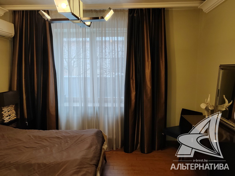 172.5кв.м. (участок 10.88 сот.), г. Брест (ЗАДВОРЦЫ)