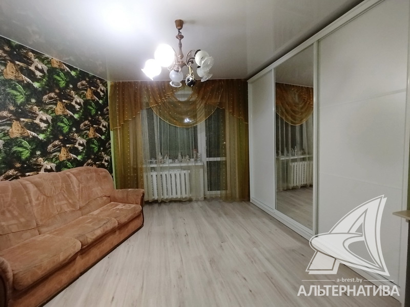  68.3кв.м., комнат 3, Кобринский р-н