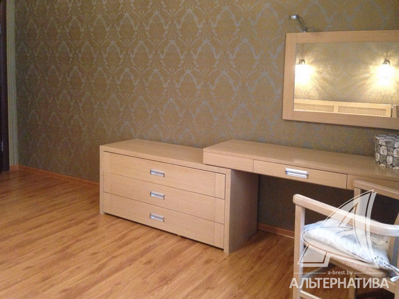  77.6кв.м., комнат 2, г. Брест (ВОСТОК)