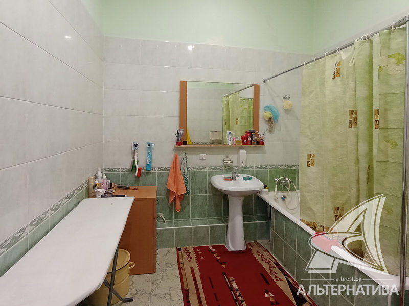  98.6кв.м., комнат 3, г. Брест (ДУБРОВКА)