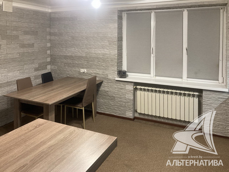  302.3кв.м. (участок 9.94 сот.), г. Брест (ВЕРЕСКОВЫЕ)