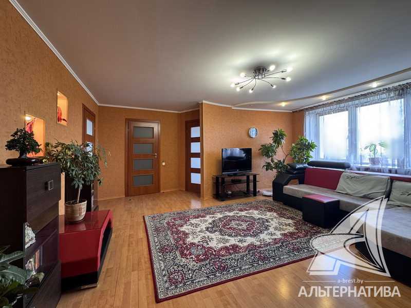  84.6кв.м., комнат 3, г. Брест (ЦЕНТР)