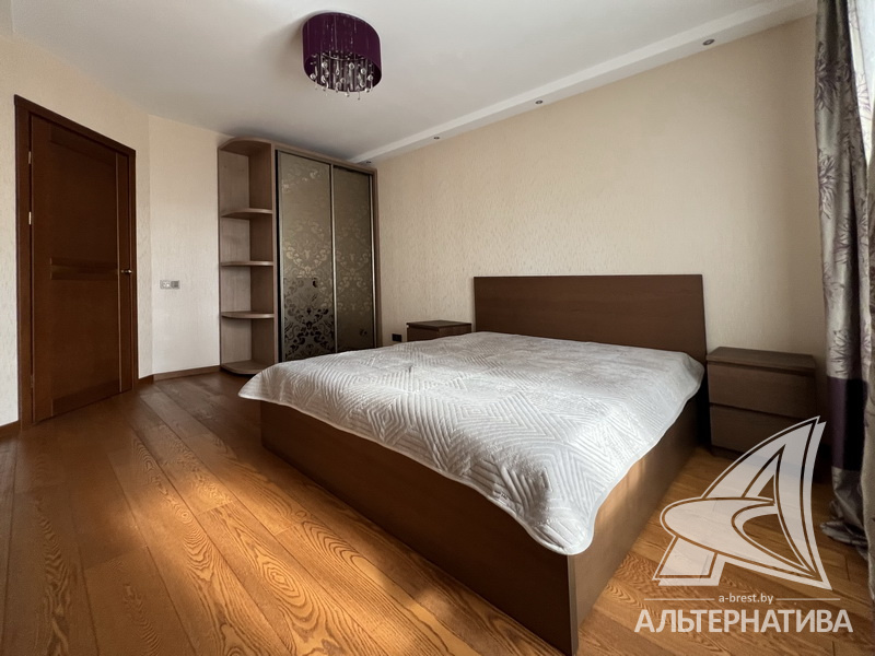  135.1кв.м., комнат 4, г. Брест (ЦЕНТР)