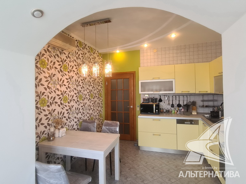  79.9кв.м., комнат 4, г. Брест (ЦЕНТР)