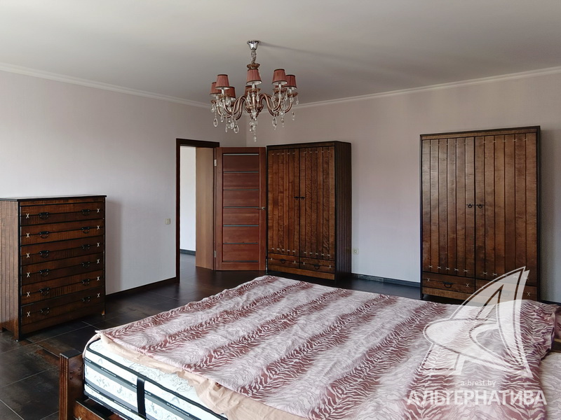  81.3кв.м., комнат 2, г. Брест (ЦЕНТР)