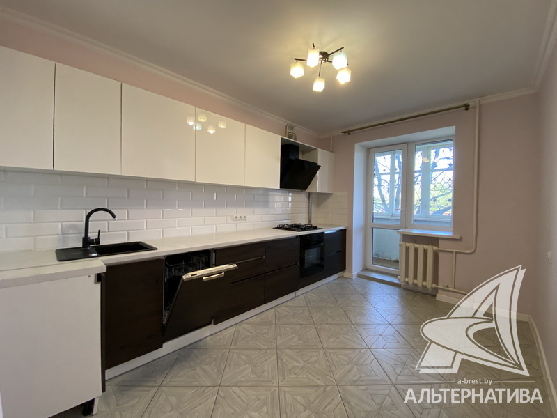 69.7кв.м., комнат 3, г. Брест (ДУБРОВКА)
