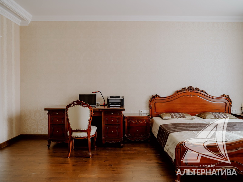  131кв.м., комнат 3, г. Брест (ЦЕНТР)