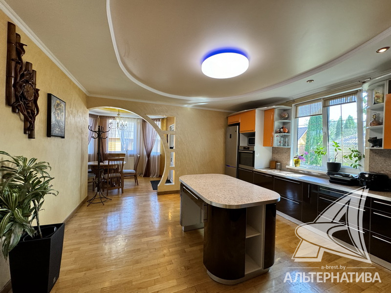  150.8кв.м. (участок 15 сот.), Кобринский р-н