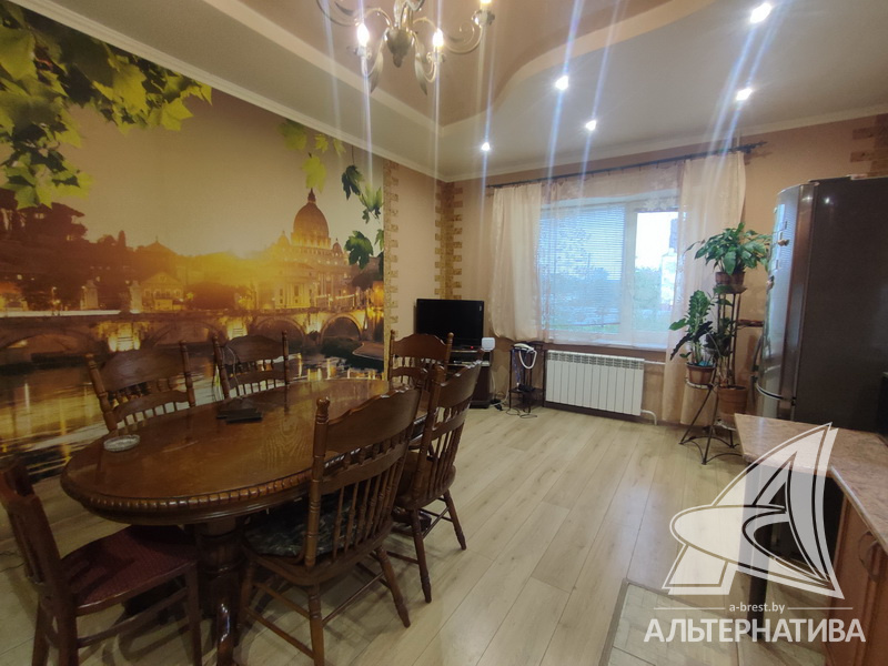  265.3кв.м. (участок 13.32 сот.), Кобринский р-н