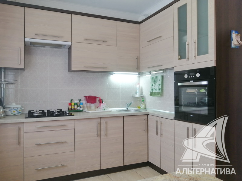  67.3кв.м., комнат 3, Малоритский р-н