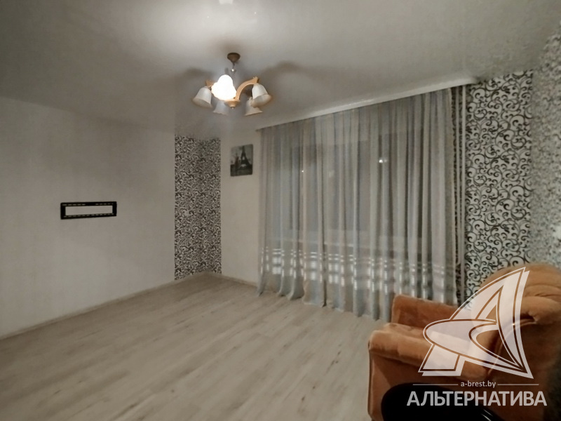  68.3кв.м., комнат 3, Кобринский р-н