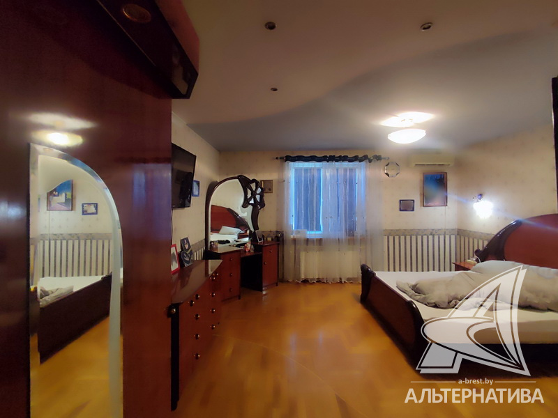  110.4кв.м., комнат 4, г. Брест (ВОСТОК)