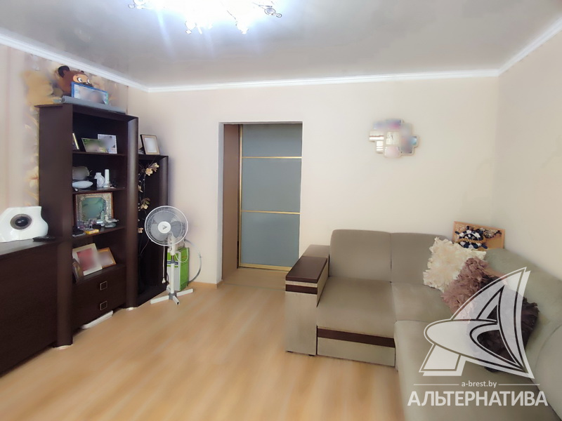  57.2кв.м., комнат 3, Кобринский р-н