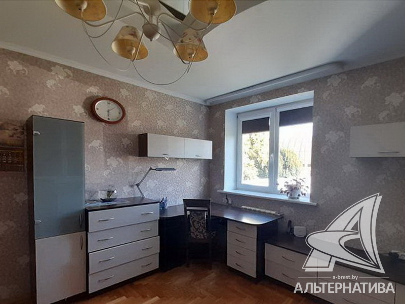  124.4кв.м., комнат 3, Брестский р-н