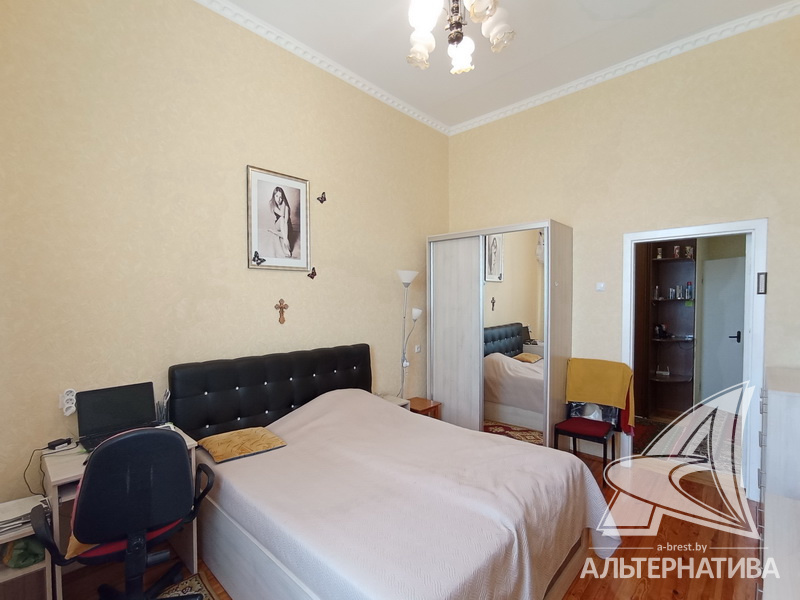  98.6кв.м., комнат 3, г. Брест (ДУБРОВКА)