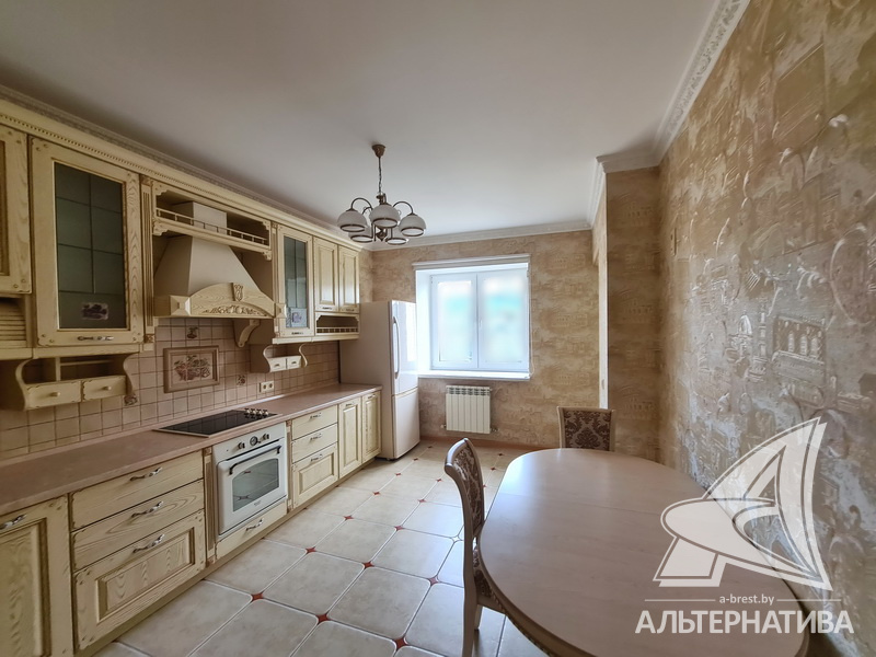  94.6кв.м., комнат 3, г. Брест (ЦЕНТР)