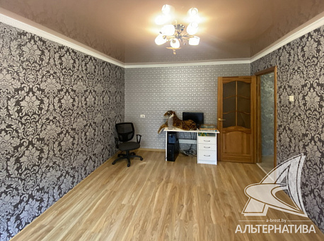  2 комнат. 5 этаж (г.д. Ходосы)